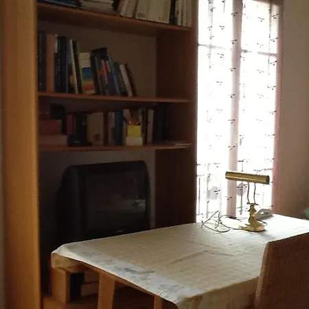 Apartment Plaisance Paris